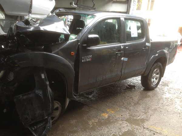  Toyota HILUX 2013    EN DESARME