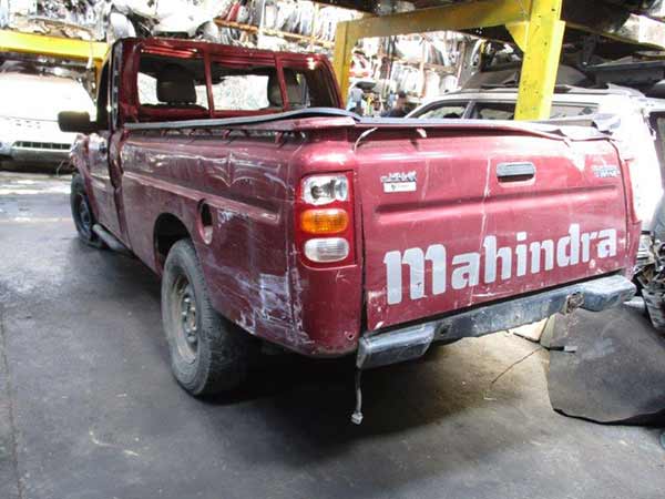 FOCO Mahindra PICK UP 2013  USADO  EN DESARME