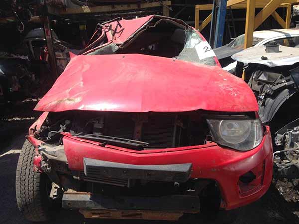 HOMOCINéTICA Mitsubishi L200 2014  USADA  EN DESARME