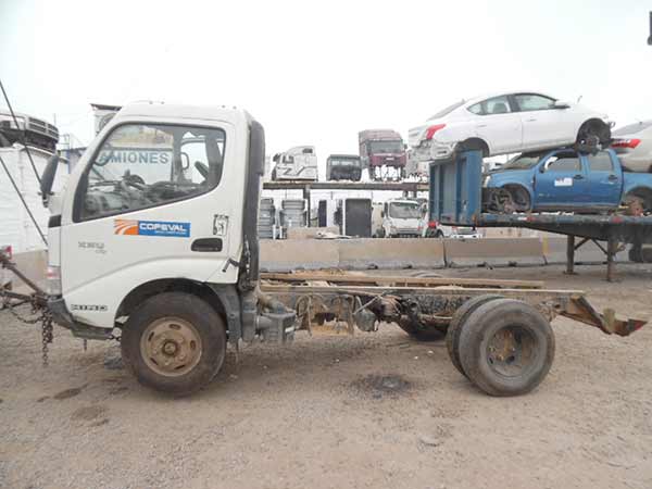 ESTANQUE ADBLUE Hino XZU 2008  USADO  EN DESARME