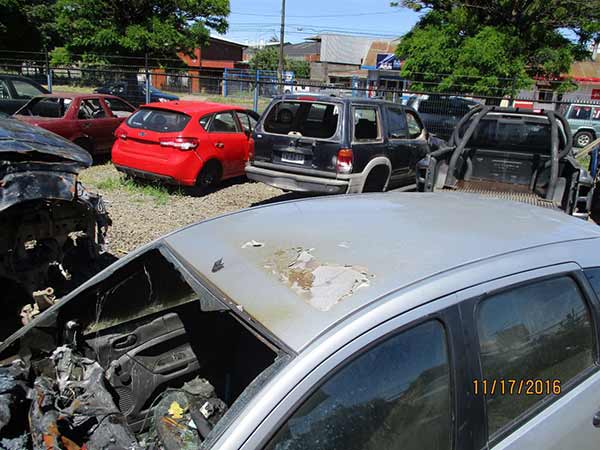 TOLVA Ford FIESTA 2004  USADA  EN DESARME