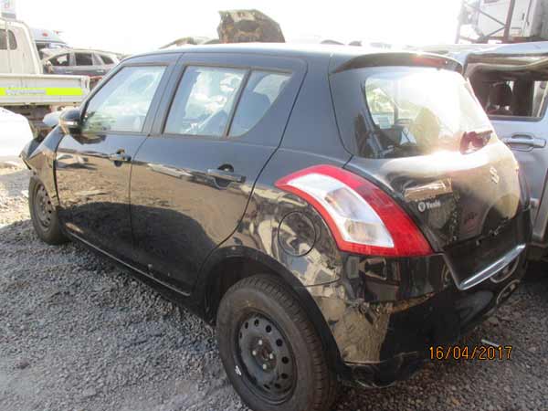  Suzuki SWIFT 2015    EN DESARME