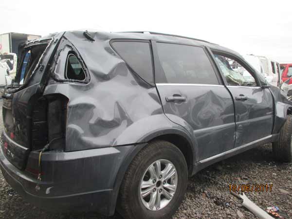 TAPA MALETA Ssangyong REXTON 2015  USADO  EN DESARME