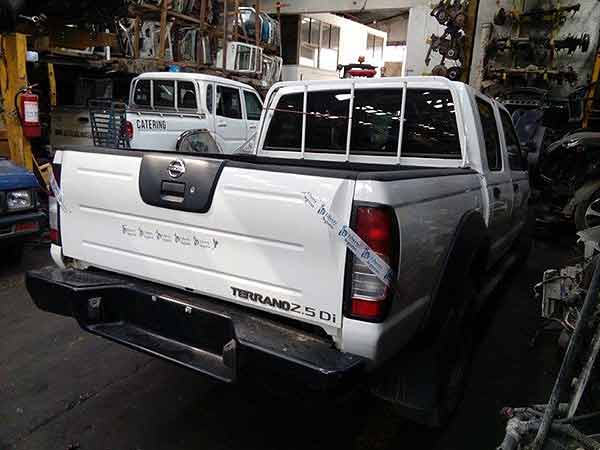 CAPOT Nissan TERRANO 2013  USADO  EN DESARME