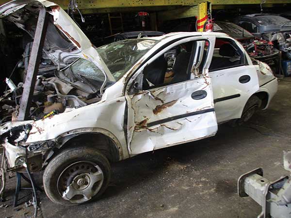  Chevrolet CORSA 2004    EN DESARME