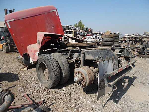 ESTANQUE ADBLUE Mack CH612 1998  USADO  EN DESARME