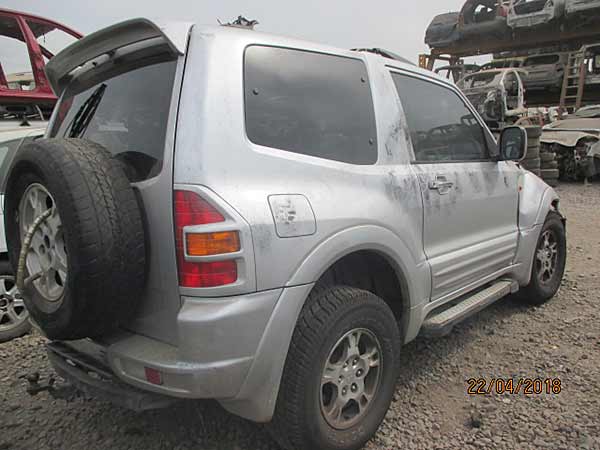  Mitsubishi MONTERO 2002    EN DESARME