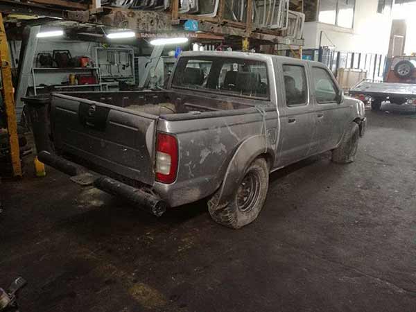 COMPRESOR AIRE ACONDICIONADO Nissan TERRANO 2010  USADO  EN DESARME