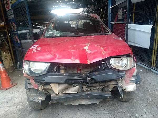FOCO Mitsubishi L200 2012  USADO  EN DESARME