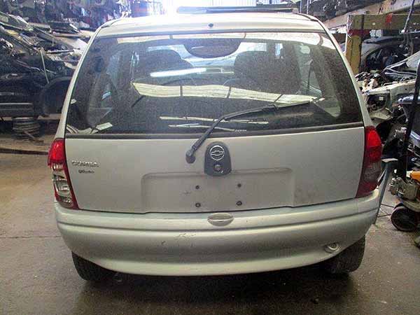  Chevrolet CORSA 2002    EN DESARME
