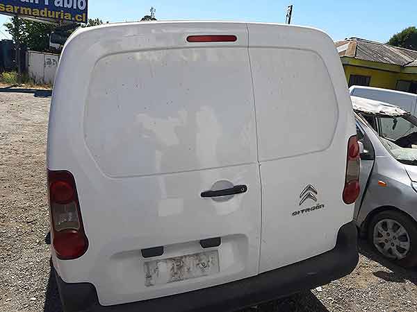 FOCO Citroen BERLINGO 2013  USADO  EN DESARME