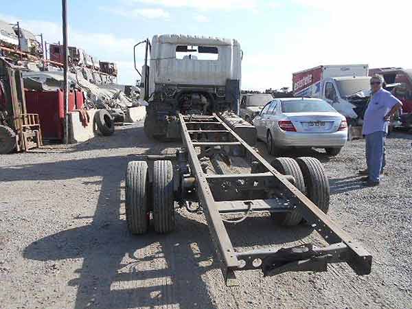 TANDEM Hino XZU 2015  USADA  EN DESARME