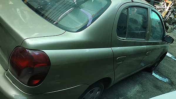  Toyota YARIS 2000    EN DESARME
