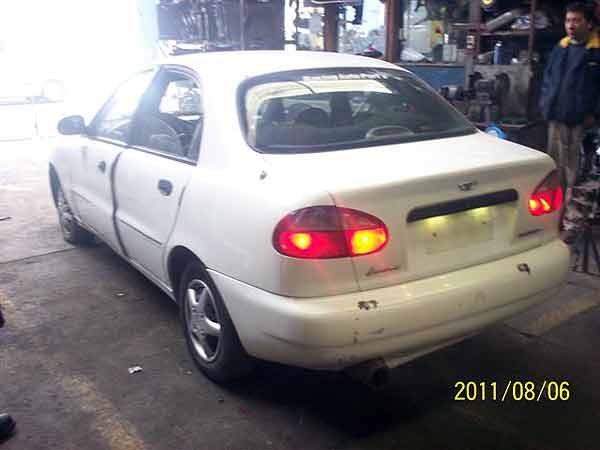 FOCO Daewoo LANOS 1998  USADO  EN DESARME