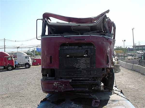 CIGUEñAL International 9800 2005  USADO  EN DESARME