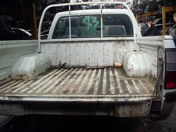  Chevrolet LUV 2000    EN DESARME