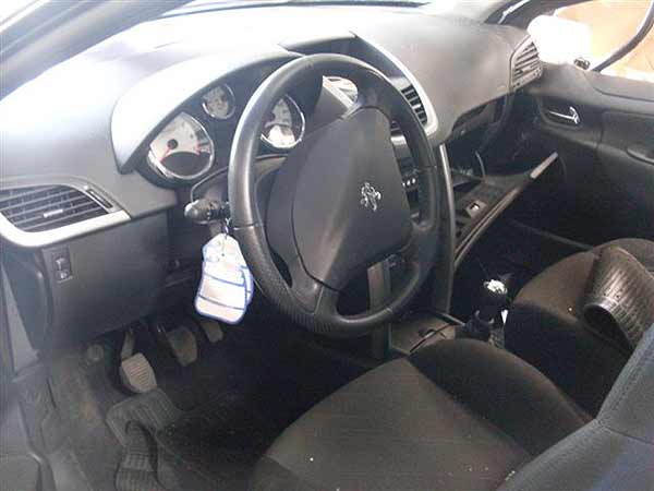 COMPRESOR AIRE ACONDICIONADO Peugeot 207 2008  USADO  EN DESARME
