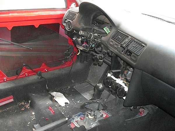  Volkswagen GOLF 2005    EN DESARME