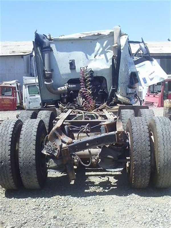 CIGUEñAL International 9800 2009  USADO  EN DESARME