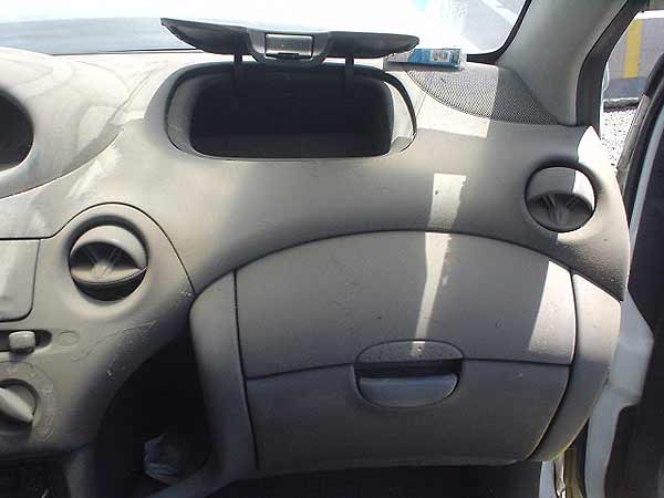  Toyota YARIS 2003    EN DESARME