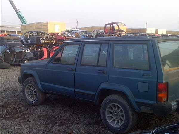  Jeep CHEROKEE 1986    EN DESARME