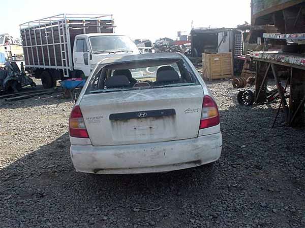  Hyundai ACCENT 2002    EN DESARME