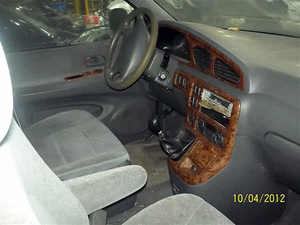  Kia CARNIVAL 2002    EN DESARME