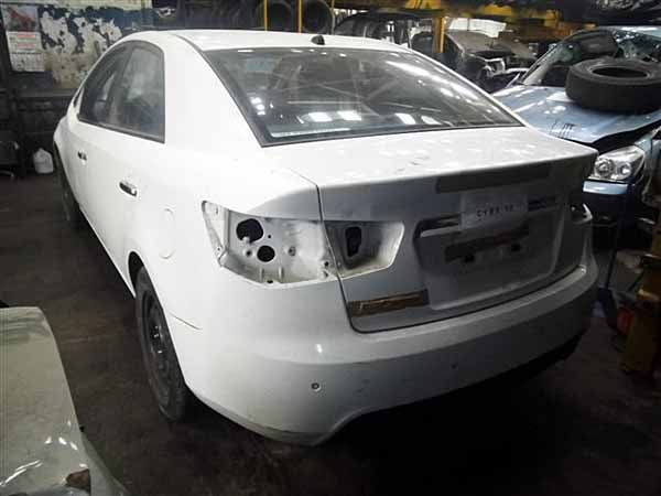 MUñON Kia CERATO   USADO  EN DESARME
