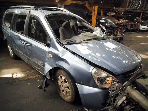  Kia GRAND CARNIVAL 2009    EN DESARME