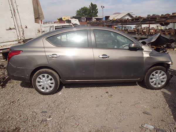 PARACHOQUES Nissan VERSA 2013  USADO  EN DESARME