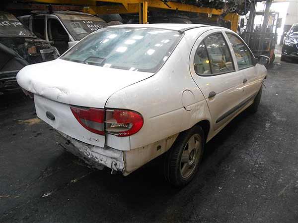  Renault MEGANE 2001    EN DESARME