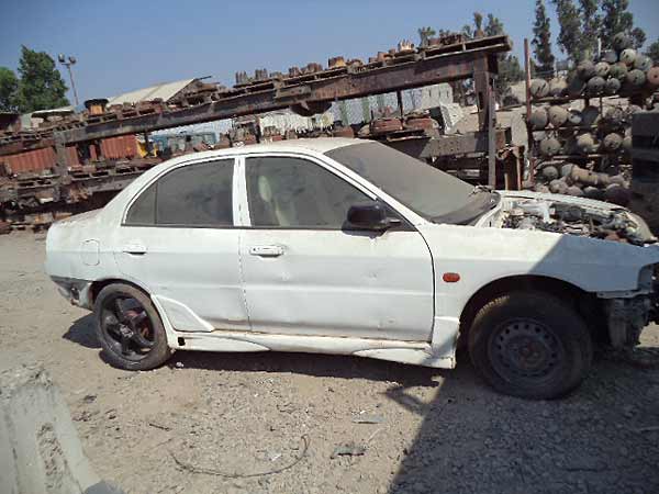  Mitsubishi LANCER 2000    EN DESARME