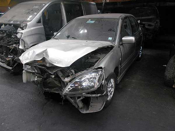 MAZA Mitsubishi LANCER 2004  USADO  EN DESARME