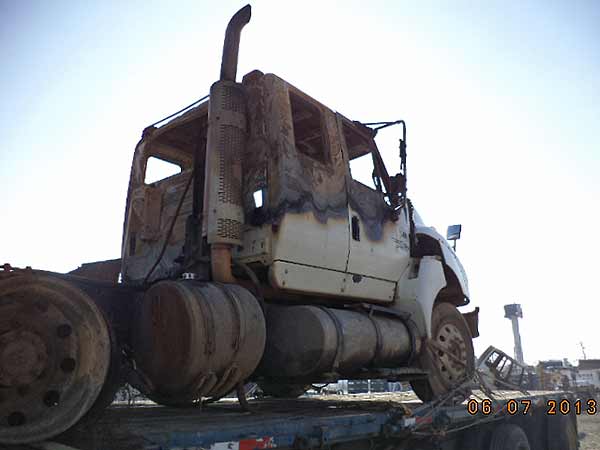 EJE International 7600 2006  USADO  EN DESARME