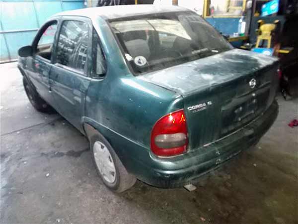  Chevrolet CORSA 2002    EN DESARME
