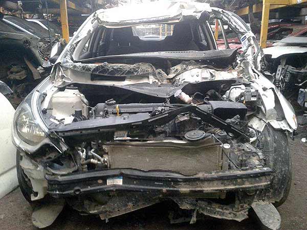  Hyundai ACCENT 2012    EN DESARME