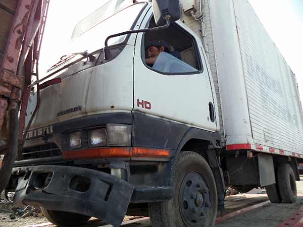 LLANTA Mitsubishi CANTER 2000  USADA  EN DESARME