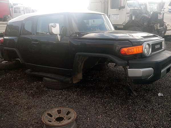  Toyota FJ CRUISER 2012    EN DESARME