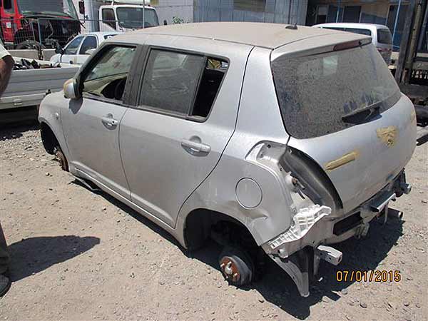  Suzuki SWIFT 2010    EN DESARME