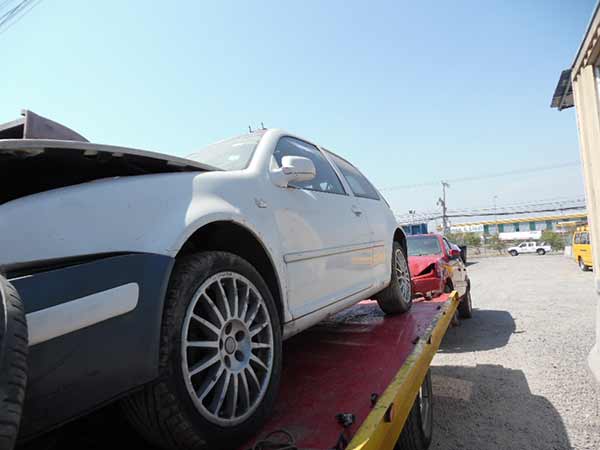  Volkswagen GOLF 2001    EN DESARME
