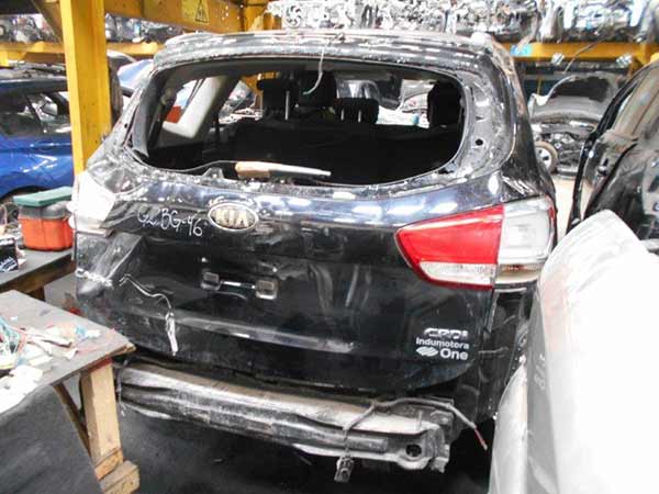 EJE Kia CARENS 2015  USADO  EN DESARME