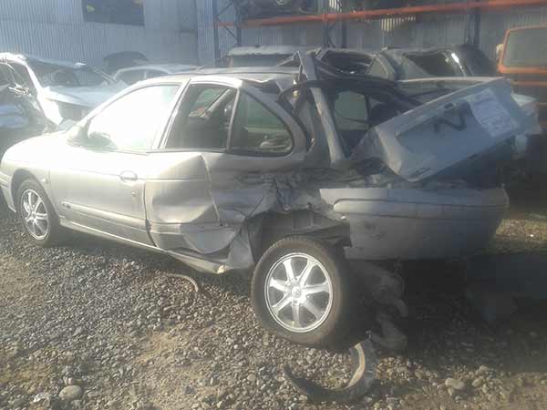  Renault MEGANE 2008    EN DESARME