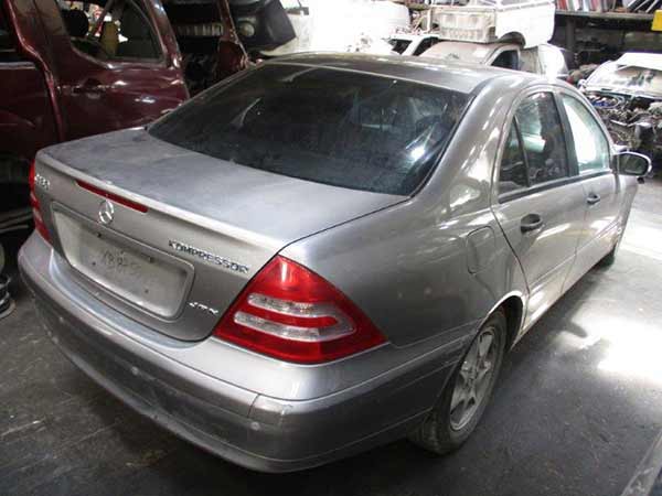 ECU Mercedes-Benz C180 2004  USADO  EN DESARME