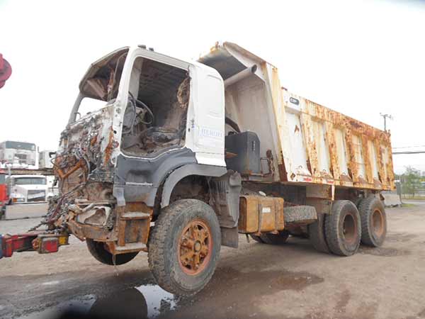 ESTANQUE DE PETROLEO Hino HD700 2012  USADO  EN DESARME