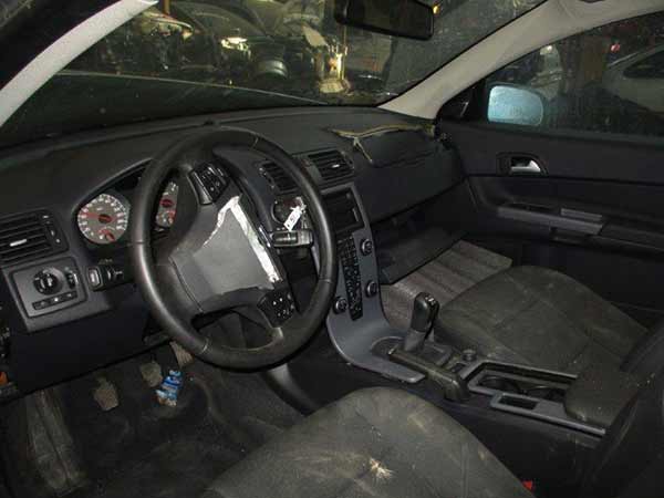 FOCO Volvo C30 2012  USADO  EN DESARME