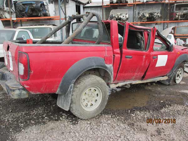 PUERTA Nissan TERRANO 2014  USADA  EN DESARME