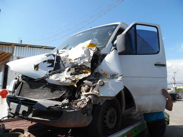 COMPRESOR AIRE ACONDICIONADO Mercedes-Benz Sprinter 2008  USADO  EN DESARME