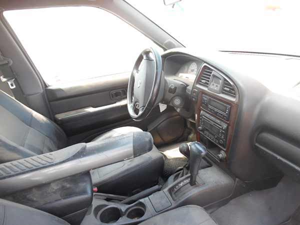  Nissan PATHFINDER 2002    EN DESARME