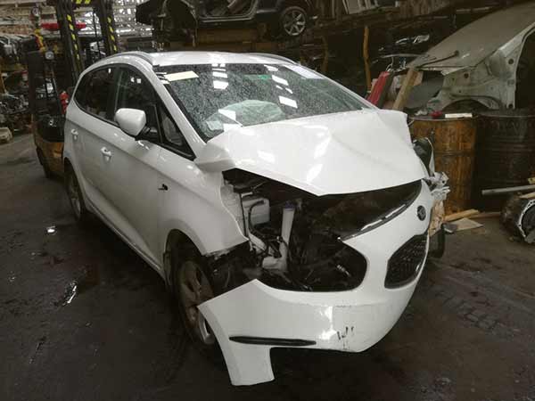 EJE Kia CARENS 2016  USADO  EN DESARME