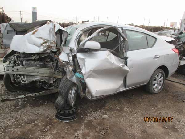  Nissan VERSA 2013    EN DESARME